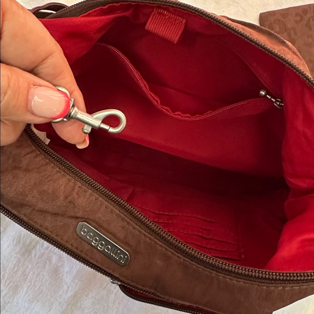 BAGGALLINI Everywhere Brown Crossbody Purse - Picture 11 of 15